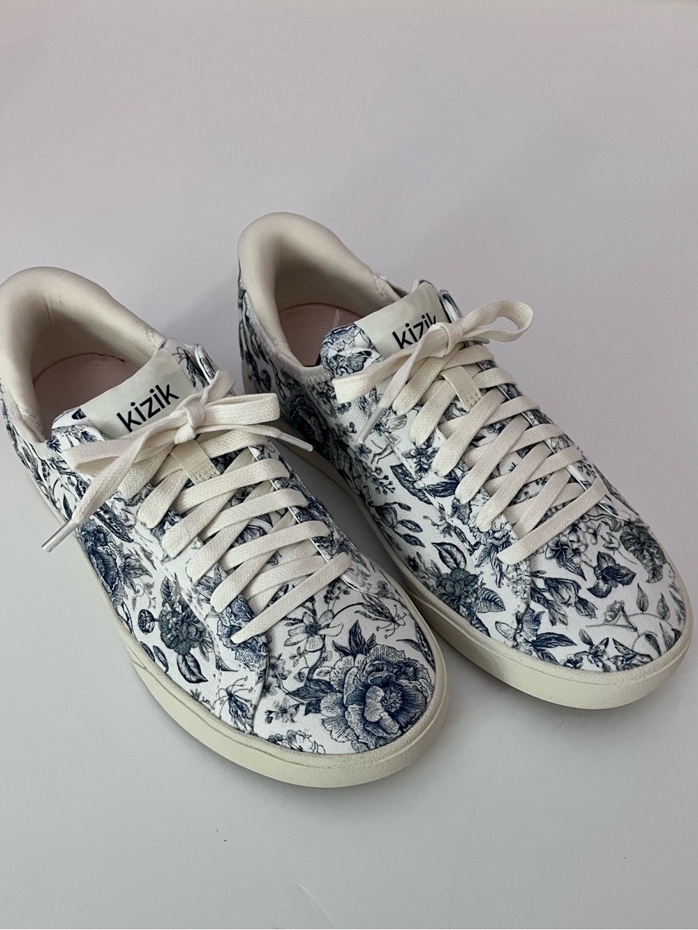 Kizik Irvine Hands-Free Sneakers in Pristine Antique Floral - Deadstock EU 38.5